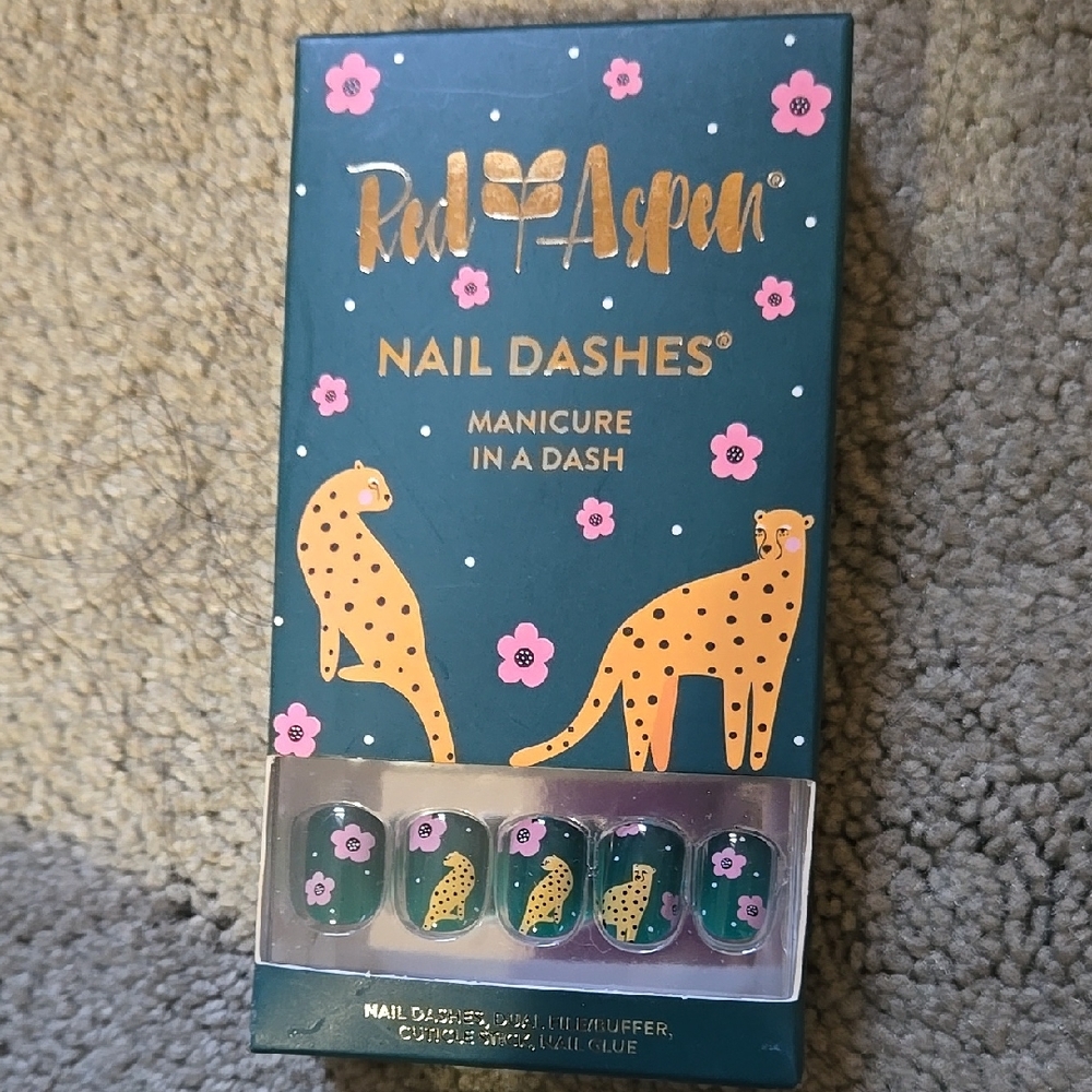 Red Aspen Nail Dashes with Cheetah Design